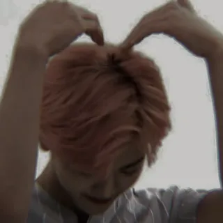 ◽️ 7d7aedcc Herz, Liebe, Kpop, Idol, Geste, Person, Hände telegram sticker