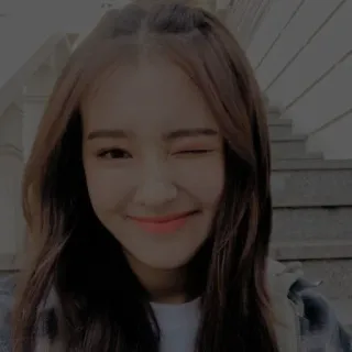 ✨ 5be38f01 femme, clin d'oeil, portrait, fille, sourire, mignon telegram sticker