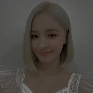 ✨ 9cf51502 femme, portrait, cheveux blonds, personne, femme telegram sticker