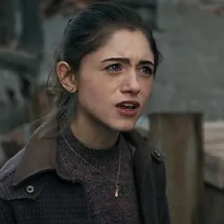 😠 d206ed92 Nancy Wheeler Stranger Things женщина, портрет, выражение, телешоу, персонаж, серьезный, расстроенный telegram sticker