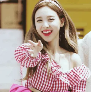 🗝 2115087b Nayeon kpop, cantante, twice, idol, linda, chica whatsapp sticker