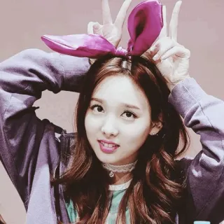 🗝 57b76345 Nayeon kpop, nayeon, twice, idol, asiática, cantante, orejas de conejo whatsapp sticker