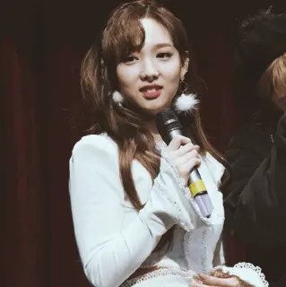 🕸 8000c97c mujer, micrófono, actriz, cantante, artista whatsapp sticker