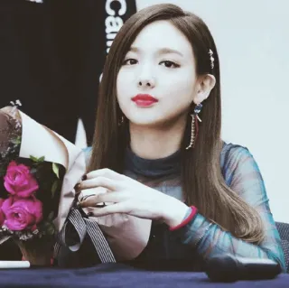 🗝 9bf814c2 Nayeon kpop, twice, idol, cantante, hermosa, mujer, flores whatsapp sticker