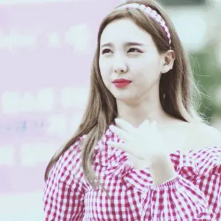 🕸 be7a2c12 mujer, persona, femenina, chica, diadema, pelo largo, cuadros, retrato whatsapp sticker