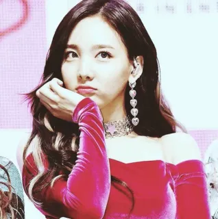 🖇 ef8e58e3 Nayeon K-pop, cantante, Nayeon, Twice, Idol, vestido rosa whatsapp sticker