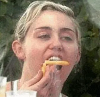 😐 d3ab0868 Miley Cyrus celebrità, persona, donna, cibo, mangiare, ritratto telegram sticker