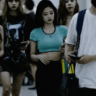 ✖️ 70b46f6e kobieta, K-pop, moda, styl, kobieca, celebrytka, piosenkarka telegram sticker