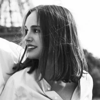 🔮 4a73db34 Natalie Portman, actress, black and white, portrait, celebrity whatsapp sticker