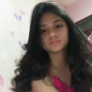 🌷 384f1323 portrait, woman, girl, selfie, teenager, indoors whatsapp sticker