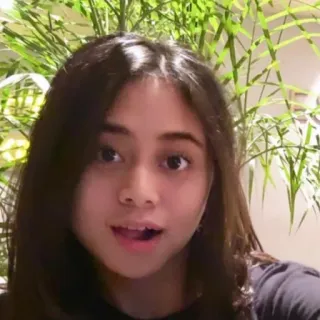 💗 5597e822 ポートレート, 女性, 室内, 人物 whatsapp sticker