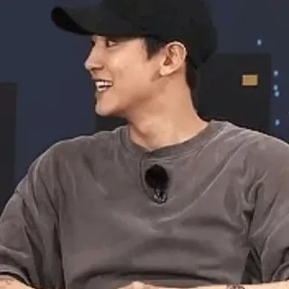 🏹 d2af5ce8 person, mann, lächelnd, porträt, mütze, asiatisch telegram sticker