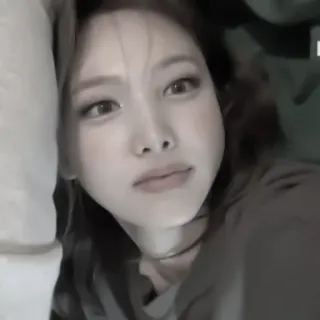 🐰 68acb472 Porträt, Frau, Selfie, Gesicht, Innen, Person whatsapp sticker