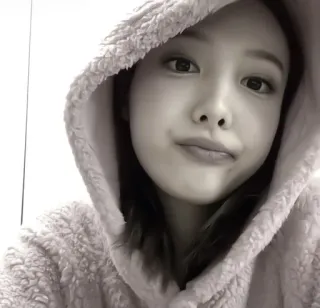 🥛 3e460a5a portret, nastolatka, dziewczyna, bluza z kapturem, młodzież, wewnątrz telegram sticker