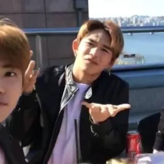 🤔 4290255c telegram sticker