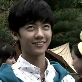 🙄 9230a753 ผู้ชาย, ใบหน้า, สีหน้า, คน, ในร่ม telegram sticker