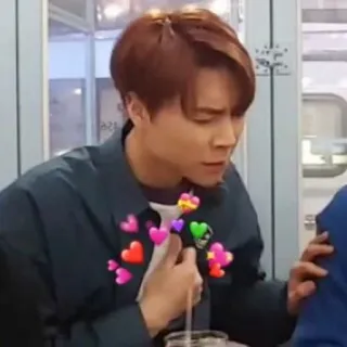 🥒 2d61c745 person, herzen, liebe, zuneigung, kpop whatsapp sticker