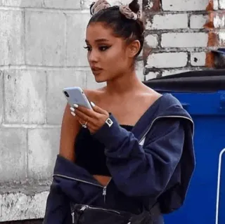 🏹 4a2005fd Ariana Grande beroemdheid, popster, zangeres, vrouw, telefoon telegram sticker