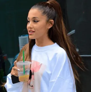 🏹 bc33a29f Ariana Grande beroemdheid, zangeres, popster, Ariana Grande, vrouw, Starbucks, koffie telegram sticker