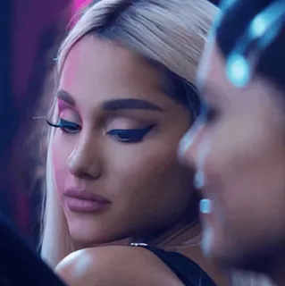 🏹 db3f7cfd Ariana Grande popzangeres, beroemdheid, portret, vrouw, muziek, artiest telegram sticker