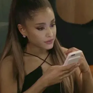 🏹 dc5ecad4 Ariana Grande, zangeres, beroemdheid, telefoon, persoon, vrouw telegram sticker