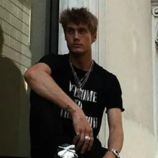 🌙 65a2cb00 WELCOME TO THE SHOW homme, t-shirt, bijoux, portrait, décontracté, mode, style telegram sticker