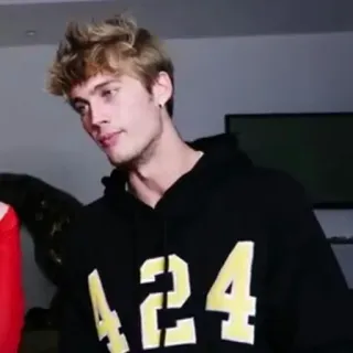 🌙 833e8d21 A24 A24, Studio de cinéma, Vêtements, Sweat à capuche telegram sticker