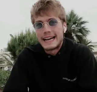 🍪 3a194cda FOOD UP FRIENDS mann, sonnenbrille, porträt, freunde, essen telegram sticker