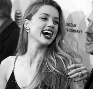 😁 7c2b780d vrouw, actrice, beroemdheid, persoon, glimlachend, zwart wit telegram sticker