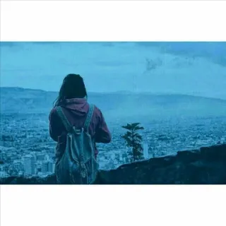 🚶‍♀ a34143f5 meisje, stad, rugzak, uitzicht, landschap, landschap, lucht, toerisme telegram sticker