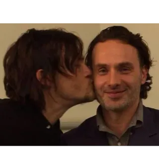 😚 1606acfa hombres, beso, amistad, afecto, celebridades whatsapp sticker