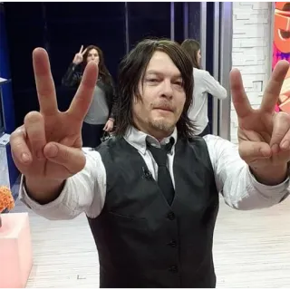 ✌ ae20ec16 Norman Reedus celebridad, actor, signo de la paz, Norman Reedus whatsapp sticker