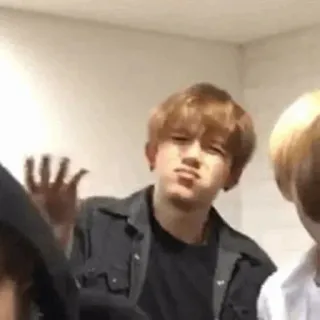 🍑 40afae34 orang, anak laki-laki, pria, gestur, tangan, pirang telegram sticker