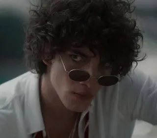 🤨 ad0463be uomo, occhiali da sole, capelli ricci, ritratto telegram sticker