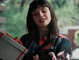 🥳 d2a3ac64 donna, persona, ritratto, interno, regalo, festa telegram sticker