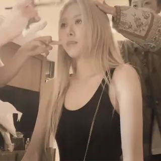 👩‍❤️‍💋‍👩 eef6f189 whatsapp sticker