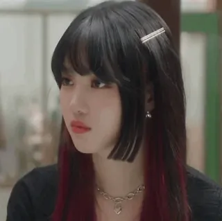 🦋 4a425379 kobieta, włosy, naszyjnik, rude włosy whatsapp sticker