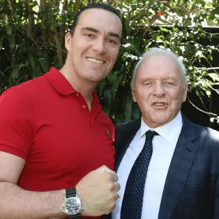 👥 57d96c45 man, acteur, persoon, portret, lachend telegram sticker