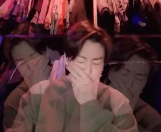 🤭 051f6cd8 telegram sticker