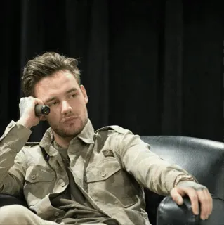 🥀 9370494c homme, assis, contemplatif, pensif, intérieur, portrait whatsapp sticker