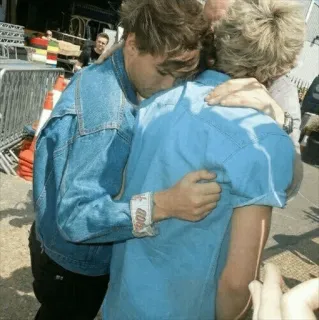 🥀 9e112196 câlin, affection, amitié, décontracté, gens whatsapp sticker