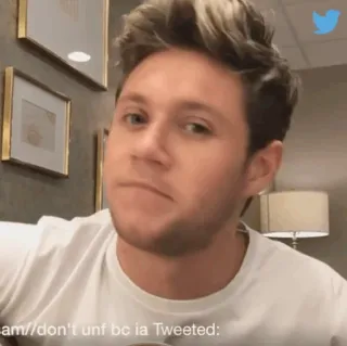 🎸 358f2b48 am//don't unf bc ia Tweeted: người, trong nhà, đàn ông, áo thun, biểu cảm khuôn mặt, ảnh chụp nhanh telegram sticker