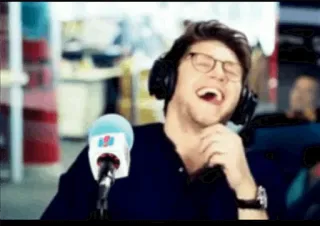 💫 9554e29c tertawa, pria, radio, mikrofon, headphone, kacamata whatsapp sticker