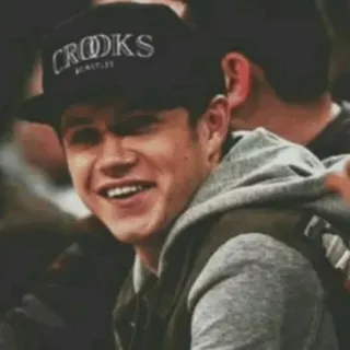 🍕 6e26ef24 CROOKS homme, chapeau, souriant, sweat à capuche, personne telegram sticker