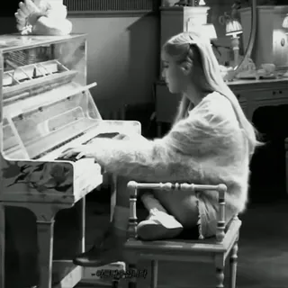 👒 8c4f1b60 아름다운 너의 두손으로 เปียโน, ผู้หญิง, ดนตรี, วินเทจ, เล่น, คีย์บอร์ด, เพลง whatsapp sticker