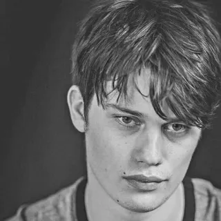 🗞 6a8690d7 портрет, молодой человек, человек, монохром, черно-белое, лицо, мужчина whatsapp sticker