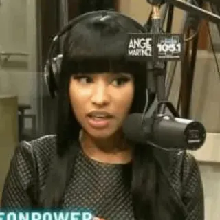 🌷 da2b2da8 Nicki Minaj Nicki Minaj, rapper, singer, celebrity, music, microphone whatsapp sticker