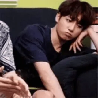 ☹️ 24b150b3 退屈, 男, 座る, 無関心, カジュアル, 休憩 telegram sticker