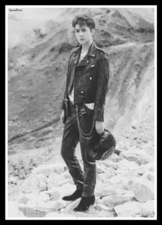 ⛓ b9747f63 homme, blouson cuir, casque, mode, noir et blanc, portrait, extérieur telegram sticker