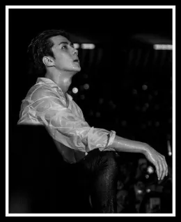 ⛓ e72a1f98 homme, mouillé, torse nu, transpirant, noir et blanc telegram sticker